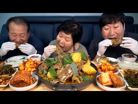 감자탕 두 번 삶아 더 부드러운 가마솥 감자탕 Gamja tang Pork Back bone Stew 요리