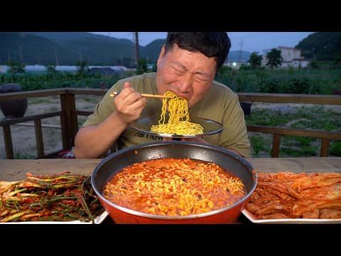 세상에서 제일 맵다는 불마왕 라면을 밥까지 말아 후루룩 World s Hottest Instant