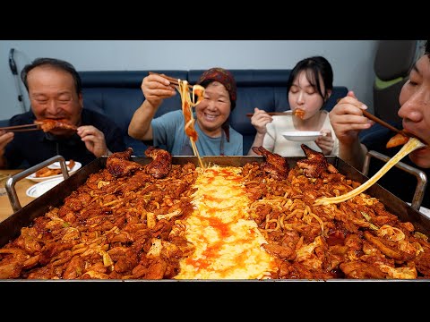 집에서 간편하게 먹는 부드러운 닭갈비와 통 닭다리 춘천아재 이종하 춘천닭갈비 Stir fried