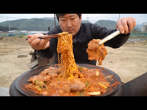 두툼한 목살 잘라 넣은 목살 김치찌개 Kimchi stew with pork neck meat 요리 먹방