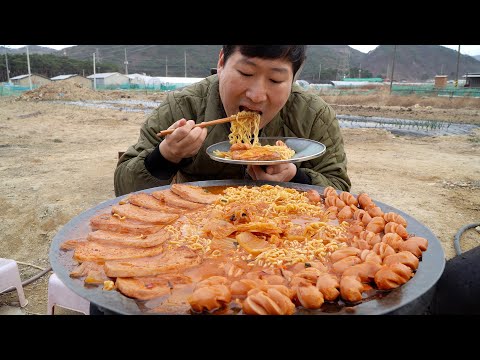 라면 먹방 하면 흥삼 소세지 스팸 가득 넣은 부대라면 Hot spicy instant noodles