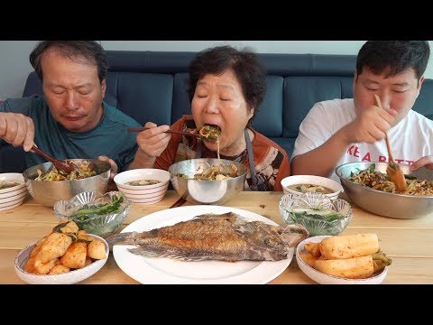 각종 산나물들로 만드는 산채비빔밥 Wild Vegetable Bibimbap 요리 먹방 Mukbang
