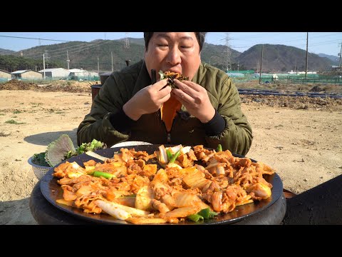 맛있는 대패와 김치 쓱쓱 볶은 대패김치볶음 Stir fried thin pork belly with