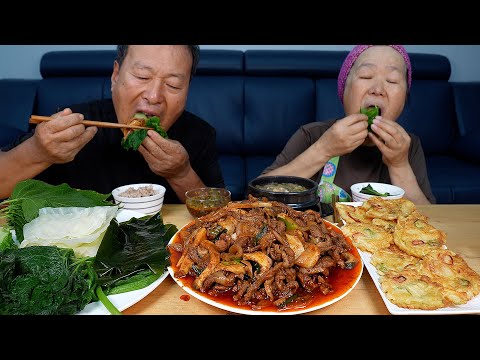 맛있게 요리한 오리불고기와 노릇노릇한 감자전 쌈채소들로 쌈밥 한 상 Duck bulgogi Potato
