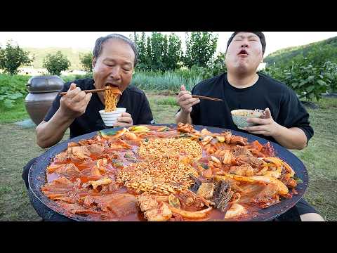 묵은지 하나면 끝 다른 양념 필요없는 돼지고기 김치찌개에 라면사리까지 Aged Kimchi stew 요리