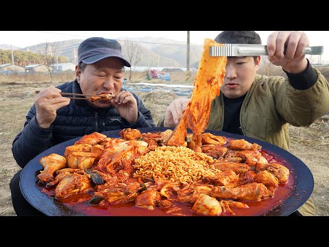 닭볶음탕이 묵은지와 만나면 묵은지 닭볶음탕 Braised Chicken with Aged Kimchi 요리