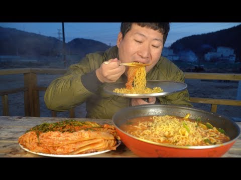 라면에도 불맛이 불타는 고추짬뽕 Hot spicy instant Jjamppong 맛있게 먹방 요리 먹방