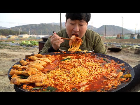 닭다리 넣고 닭개장처럼 끓인 진짬뽕 닭라면 Spicy instant noodles with Chicken