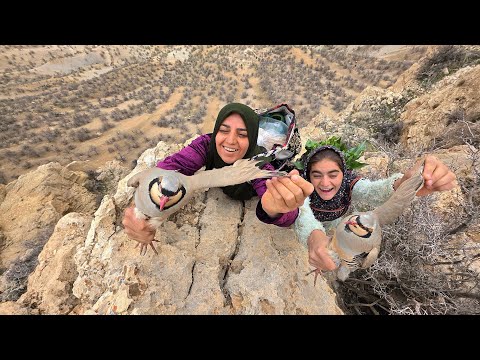 A Nomadic Mother and Daughter Caught a Wild Partridge Alive