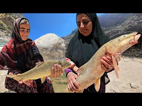 Epic Giant Fish Catch by a Nomadic Woman Unbelievable Must