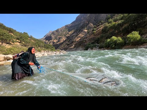 Brave Mom Soghra Fishing in a Wild River for Her 7 Kids