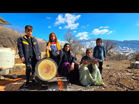 A Snowy Day with a Nomadic Family Herbal Medicine Cooking