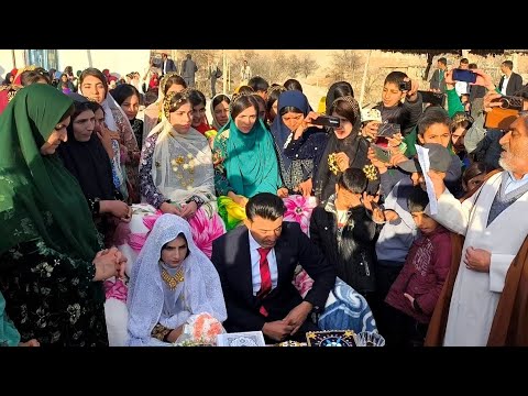 Nomadic wedding party