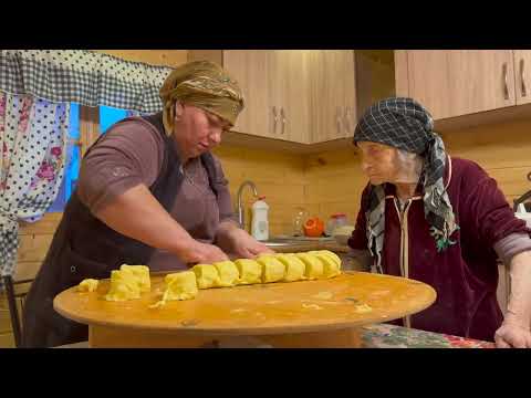 Mix of Authentic Walnut Gogal and Baklava Crispy and