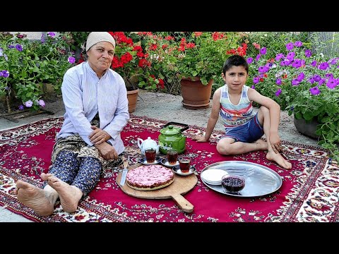 Nənə Vişnəli Piroq və Qışa Vişnə Mürəbbəsi Hazırladı