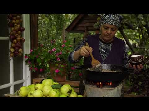 Cooking QUINCE DISHES in Season for a Perfectly Delicious