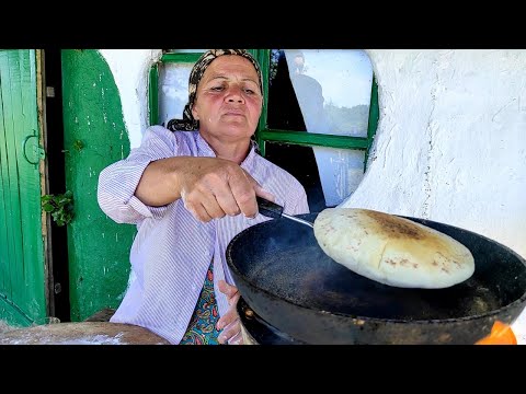 Türk Cacıq sousuyla Bazlama Balon Çörəyi Azərbaycan dili