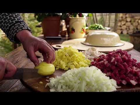 Picking Edible Wild Winter Herbs and Making a Pie