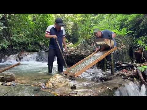 Uncovering the Biggest GOLD Mine Hidden Beneath the Stream