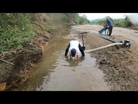 WOW Lucky Man Finds Gold and Jewels Hidden in the River gold