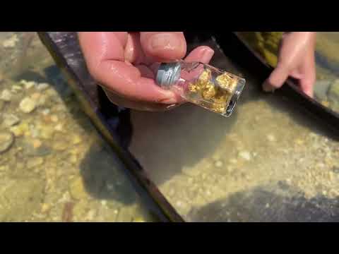 GOLD mining there is a lot of gold here goldmines gold