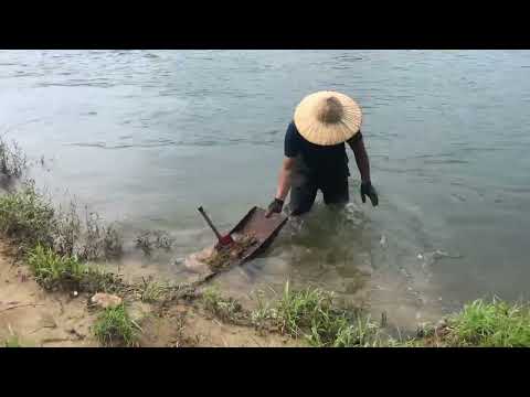 Hidden Golden Rocks Under a River goldmines gold goldmining