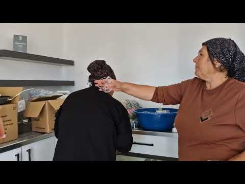 MUTFAK DÜZENİ GÜZEL OLUYOR EL BİRLİĞİYLE SAĞOLSUNLAR