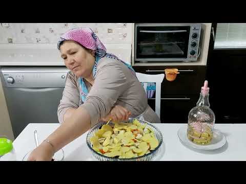 FIRINDA KARIŞIK TÜRLÜ KAŞARLI SUCUKLU PATLICANLI YEMEK