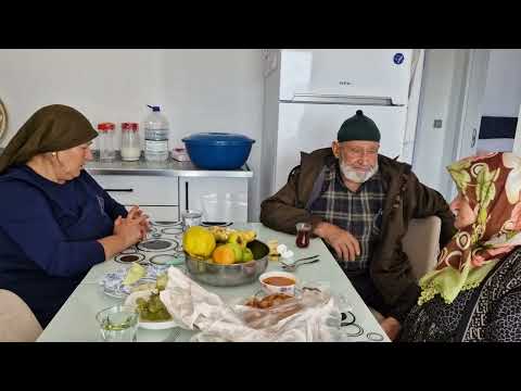 MİSAFİRLERİMİZ GELMİŞ HATİCE HANIM ÇOK SEVİNDİ