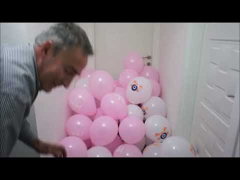Balonların İçindeyken Eşek Şakası Yapma Çabaları
