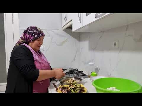GECE GECE HATİCE HANIM SABAHA HAZIRLIK YAPIYOR HAMUR