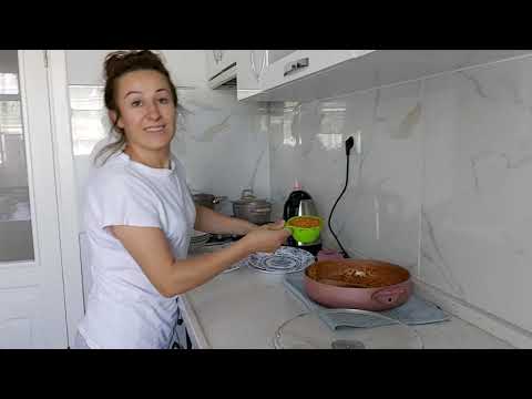 ÖGLE YEMEGİN DE BULGUR PİLAVI TAVUK KANAT VE ÇORBA CACIK