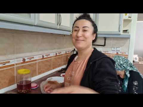 HATİCE HANIM BU GÜN ÇOK MUTLU KIZLARI EVDE SABAH KAHVALTISI