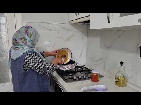 SALÇALI BULGUR PİLAVI VE YANINDA FIRINDA TAVUK