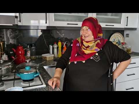 HATİCE HANIMA YOL GÖRÜNDÜ GİTMEDEN ÇEVERE TEMİZLİĞİNİ