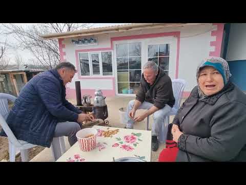 BAHÇEDE ÇAY KEYFİ BOL SOHBETLİ KURU BADEM KIRDIK
