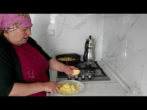 KAHVALTIDA PATATES SOĞAN SARIMSAK BİBER KAVURMASI