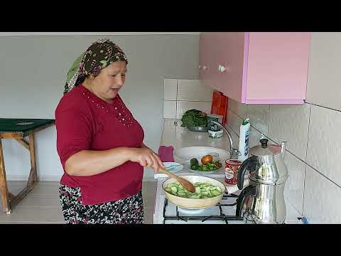 BAHÇEDE SABAH KAHVALTISI KABAK KIZARTMASI SOHBETLİ