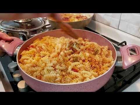 BOL SOĞANLI DOMATESLİ BİBERLİ KARIŞIK SOSLU MAKARNA NEFİS