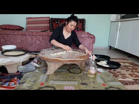 GÜLCANDAN MİS GİBİ BÖREKLER PEYNİRLİ ISBANAKLI HAŞAŞLI