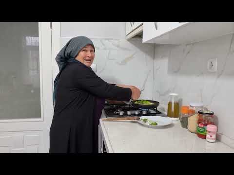 HATİCE HANIM GENE YERİNDE DURAMADI GEÇTİ YEMEĞİN AŞINA