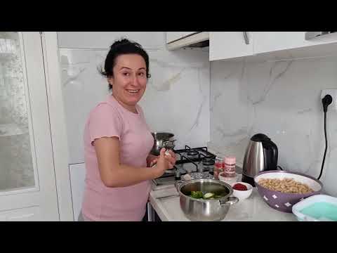 BU GÜN AKŞAM YEMEĞİNDE DOLMA BİBER VE FASULYE YEMEĞİ