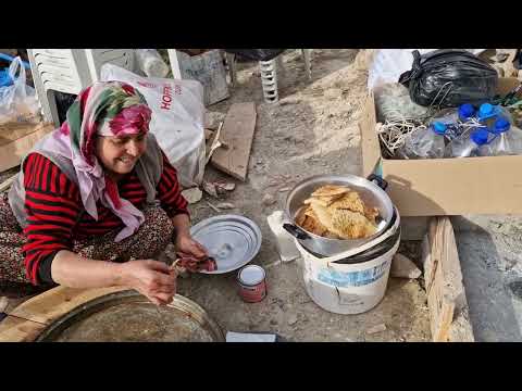 KOMŞUMUZA YARDIM FATMA ABLAMIZIN GÜLLEYLİM ÇÖREĞİ YAPIMI
