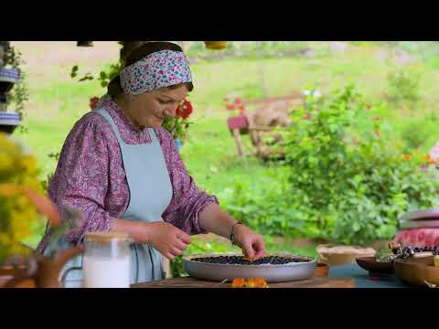 The Best Homemade Pies With Mountain Berries Village Cooking