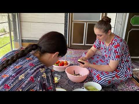 Delicious Persian Chicken Recipe with Fresh Vegetables
