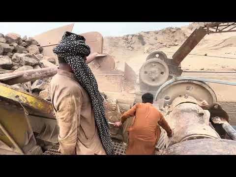 Extreme Rock Crushing Power Watch Giant Stones Break Into