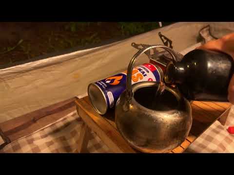 Solo Camping Girl in the Rain Enjoy Delicious Food and