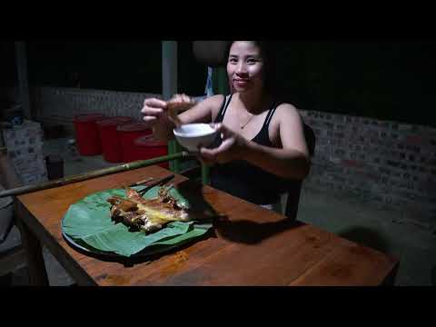 Building Bamboo Fish Traps and Catching Fish in the Rainy