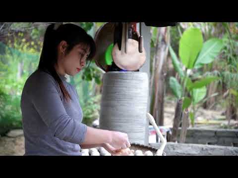 Enjoy and how to make banana cake from banana leaves