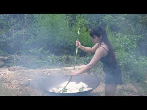 Farm Life Tutorial Rendering Pork Fat into Golden Lard the